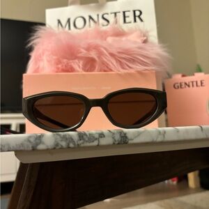 GENTLE MONSTER Jennie - Fish Tail BR3